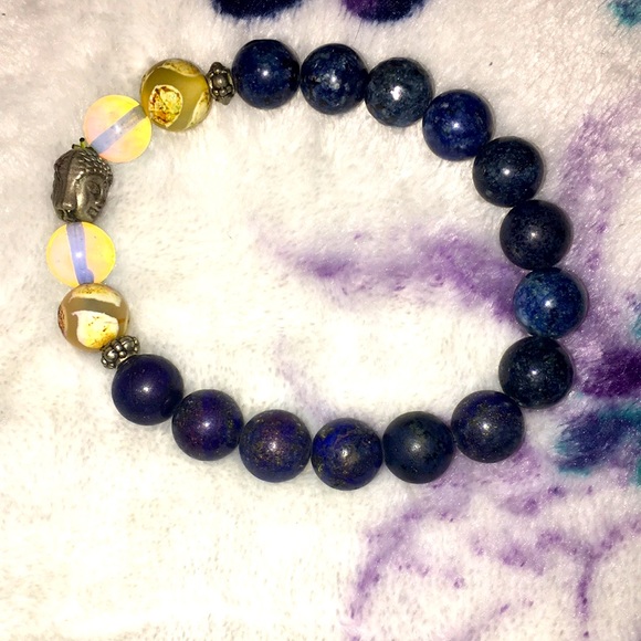 Handmade Sodalite Healing Stretch Bradelet - Picture 2 of 5